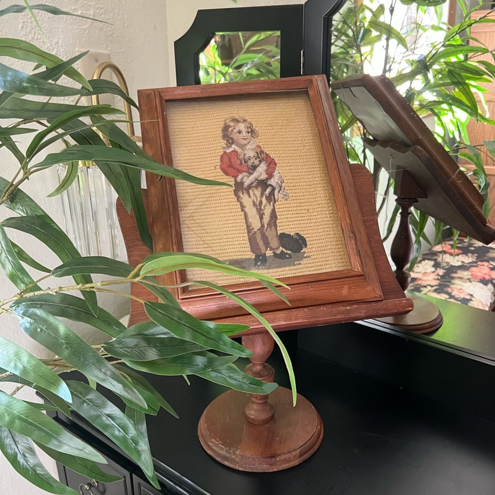 Vintage | Wooden Pedestal